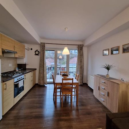 Avram Iancu Private Apartment With Ac Brašov Exteriér fotografie