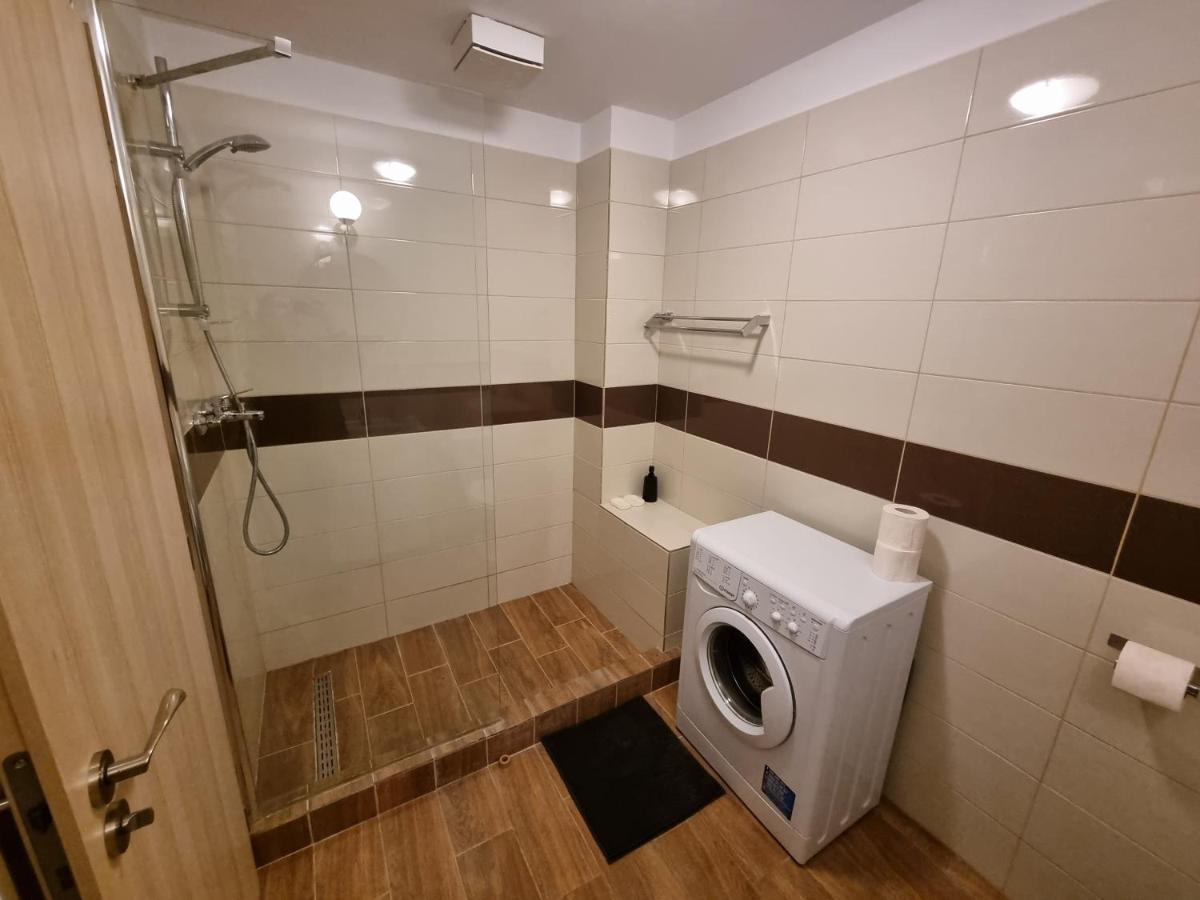 Avram Iancu Private Apartment With Ac Brašov Exteriér fotografie